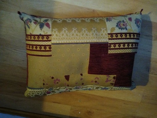 Laura ashley cushion inner - laura,